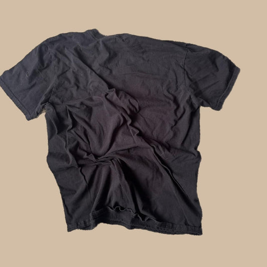 GRAPHIC TEE WITH A 1977 PONTIAC FIREBIRD